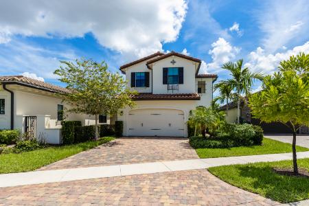 Soft Washing vs Pressure Washing: What Your Home's Exterior Really Needs